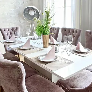 No1 Style & Design Xxl Centre Apartment